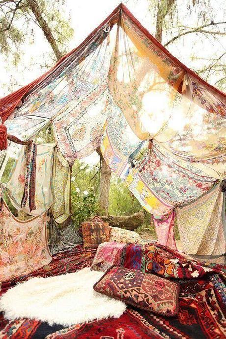 I'm Loving....Boho Moroccan Inspired outdoor forts 