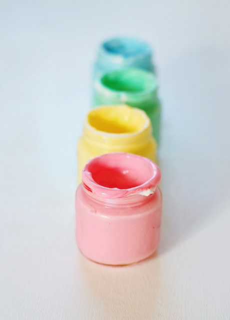 Two-Ingredient Edible Fingerpaint