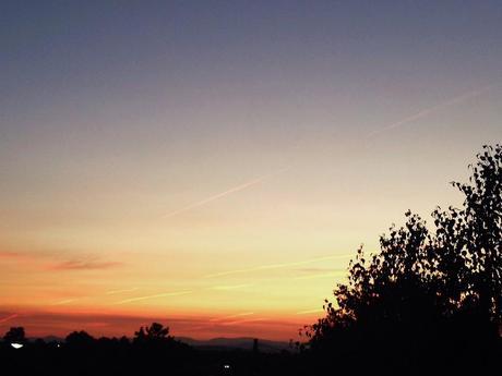 things I’m loving … Jet trails at sunrise