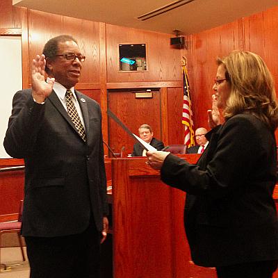 Fred Thompson is sworn in by Palmdale City Clerk Rebecca Smith