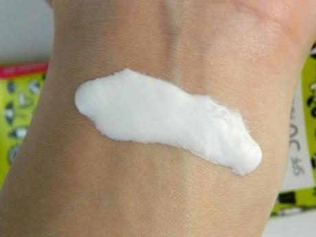 Aroma Magic Cucumber Sunscreen SPF 30 Swatches