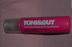 Toni&Guy Frizz Smoothing Curl Conditioner review DSC_0227