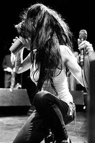 Amy Winehouse http://ift.tt/PJT7Sc