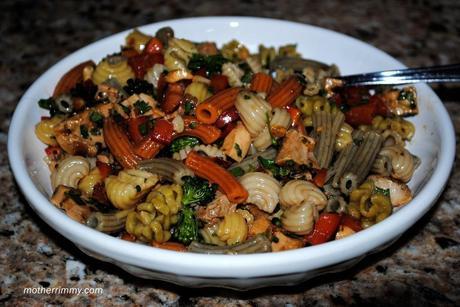 Pappardelle's Pacific Rim Blend Pasta Salad with Grilled Chicken and Red Peppers