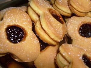 Kranzl Cookies Filled with Homemade Jam