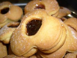 Kranzl Cookies Filled with Homemade Jam