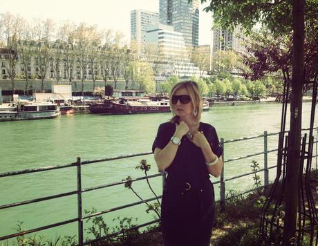 Walk along the banks of the Seine