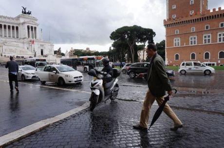 ReasonstoDress.com Reasons to Dress a Walk through Rome why tourists should slow down walk more and see less