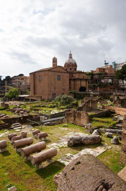 ReasonstoDress.com Reasons to Dress a Walk through Rome why tourists should slow down walk more and see less