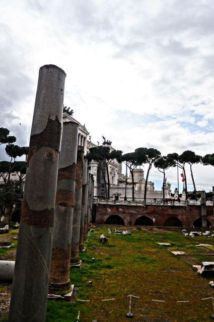 ReasonstoDress.com Reasons to Dress a Walk through Rome why tourists should slow down walk more and see less