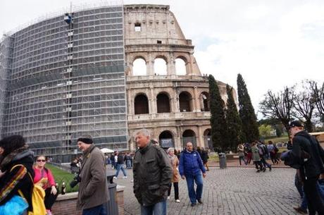 ReasonstoDress.com Reasons to Dress a Walk through Rome why tourists should slow down walk more and see less