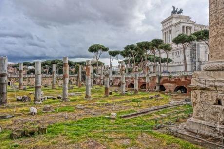 ReasonstoDress.com Reasons to Dress a Walk through Rome why tourists should slow down walk more and see less