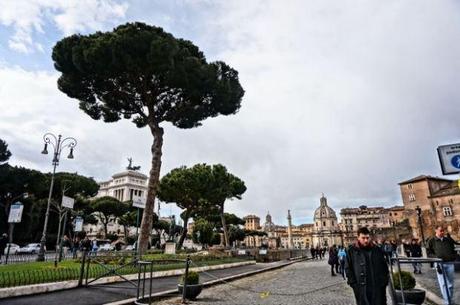 ReasonstoDress.com Reasons to Dress a Walk through Rome why tourists should slow down walk more and see less