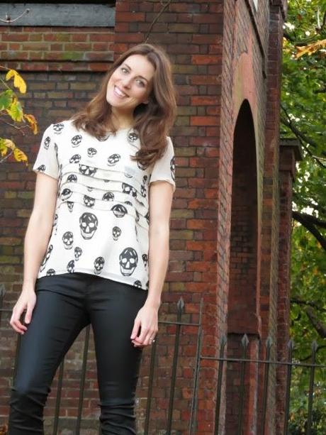 Spooky sewing - the 'Happy Skulls' woven t-shirt