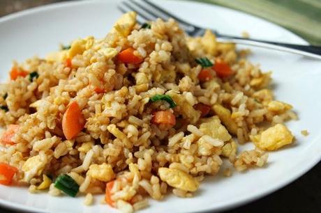 http://recipes.sandhira.com/pork-and-pineapple-fried-rice.html