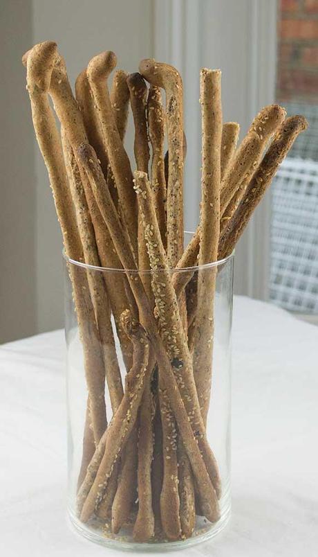 Sesame and Poppy Seed Spelt Breadsticks (#vegan, #LowGL)