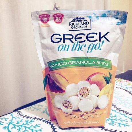 These little balls of Greek yogurt covered muesli are so yummy! #food #s&rfinds #treats