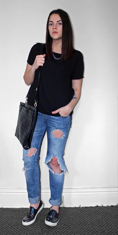 LOOKBOOK | The Black Tee