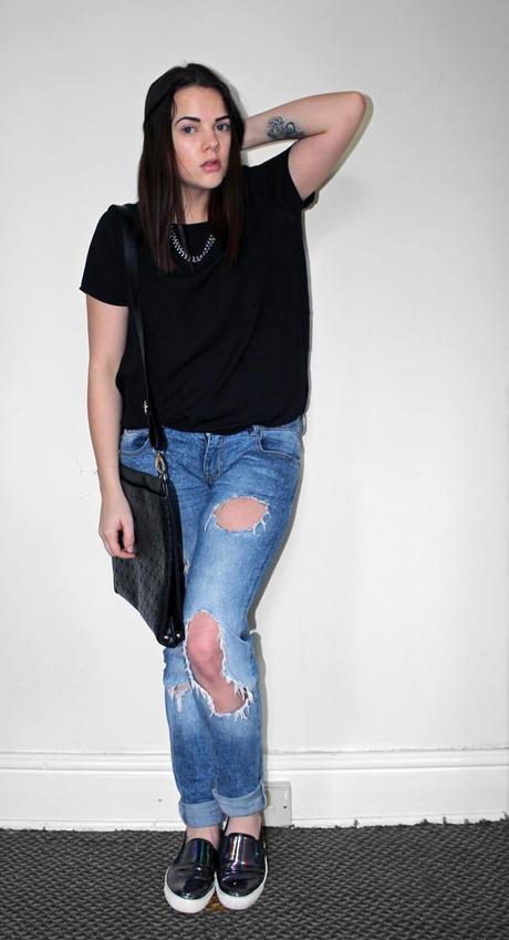 LOOKBOOK | The Black Tee
