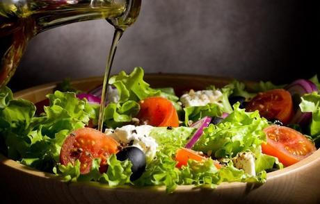 salad with oil