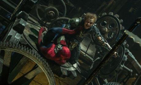 Spider-Man-vs.-Green-Goblin-in-Amazing-Spider-Man-2-700x425
