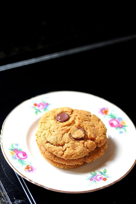 Peanut Butter Chocolate Chip Cookies with Oat Flour