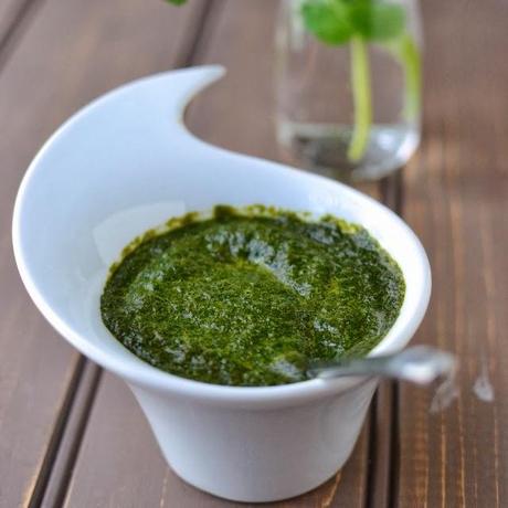 Green Chutney (Cilantro-Mint Chutney) 