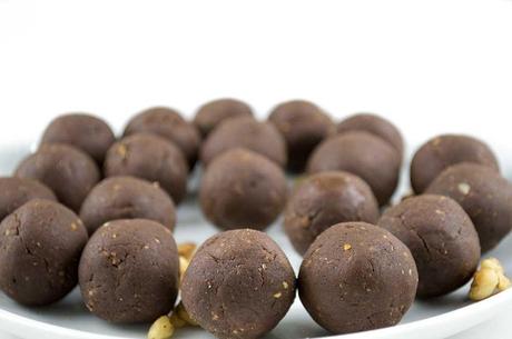 Chocolate and Walnut Protein Balls (#Vegan, #LowGL, #GlutenFree)