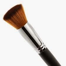 Top four must have makeup brushes