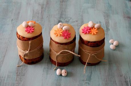 Mini Easter Simnel Cakes