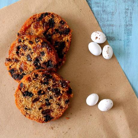 Mini Easter Simnel Cakes