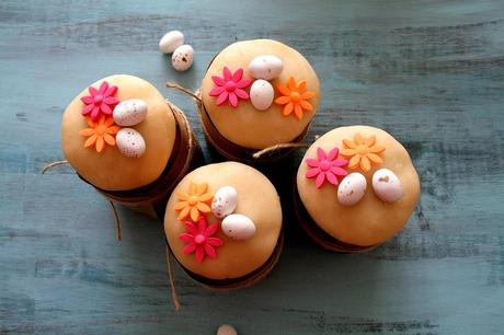 Mini Easter Simnel Cakes