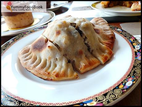 Calzone with Chicken and Mushroom
