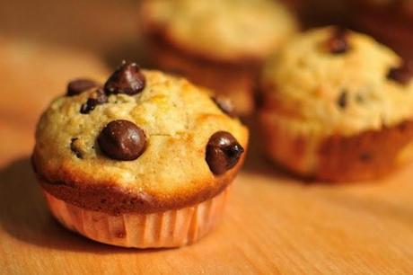 http://recipes.sandhira.com/chocolate-chip-and-mango-muffin.html