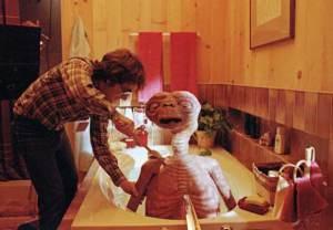 Steven-Spielberg-giving-E.T.-a-bath-on-the-set-of-E.T.-the-Extra-Terrestrial