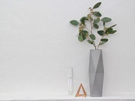 paper | cardboard vase