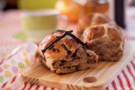 easter faves // hot cross buns