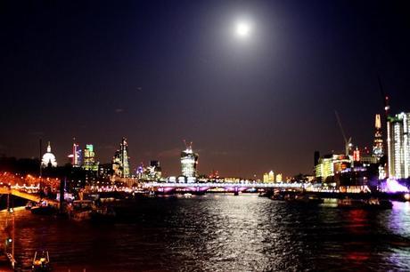 The Return of the London Nightly Photoblog 19:04:14