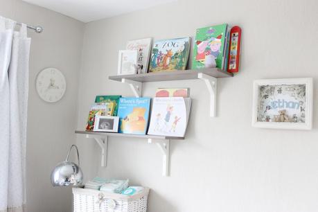 modern nursery, neutral nursery, nursery inspiration, grey-brown hemnes ikea, baby room, neutral babies room, house tour, modern decor, neutral house decor, baby book shelves 