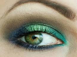 Green eye make up