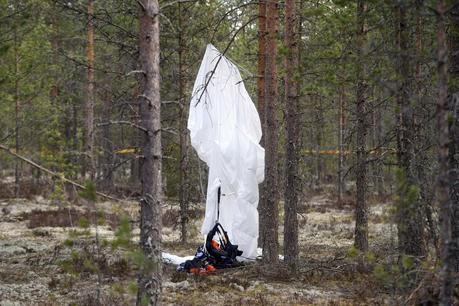 8 skydivers die after plane crash in Finland