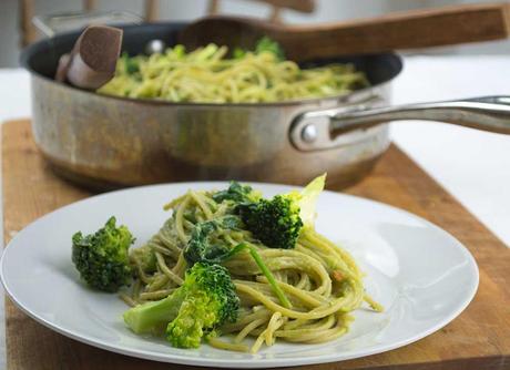 Creamy Broccoli, Spinach and Avocado Spaghetti (#Vegan, #LowGL)