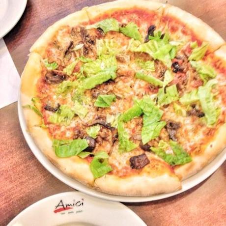 Amici’s Truffle Mushroom Pizza is a flavorful, thin pizza that perfectly satisfies the cravings without feeling guilty!  I just wish they were more generous with the toppings… at P430, it is kinda pricey. #amici #food #pizza