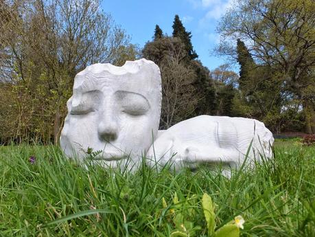 Sculptures at the Riverhill Himalayan Gardens