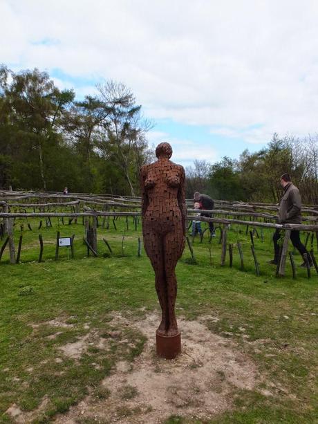 Sculptures at the Riverhill Himalayan Gardens