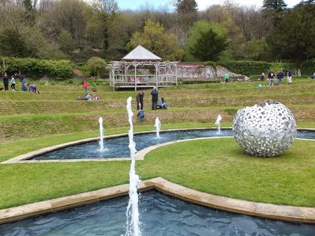 Sculptures at the Riverhill Himalayan Gardens