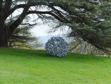 Sculptures at the Riverhill Himalayan Gardens