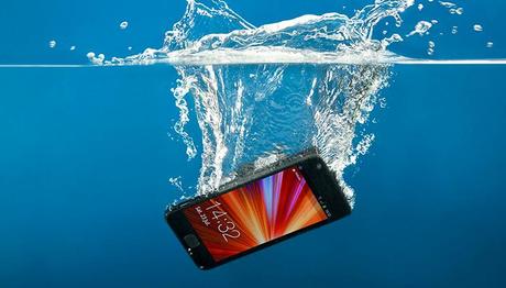How to save your data from your wet smartphone safely