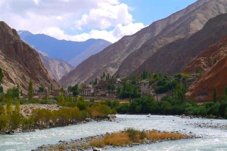 We  traveled 240km up the Indus valley to the high altitude Tso Moriri. 