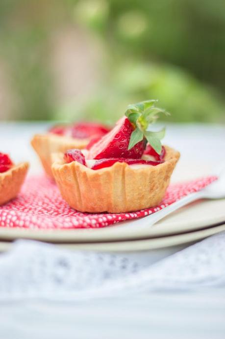 strawberry dessert recipes, tartaletas de frutas y crema, Monsabor